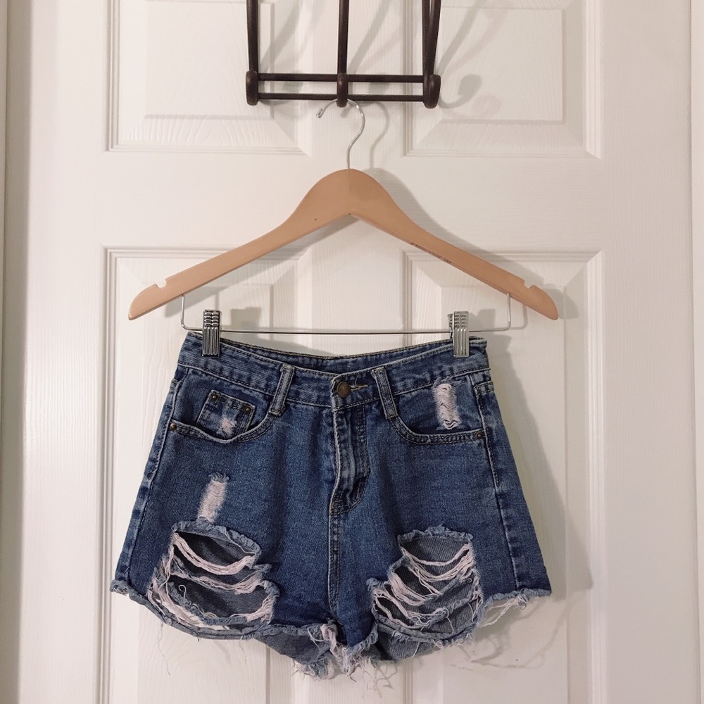 TRENDY RIPPED JEAN SHORTS